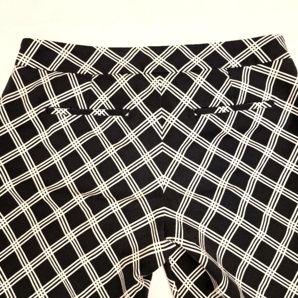 Express Columnist Black & White Diamond Print Pants Size 4R - Picture 7 of 14